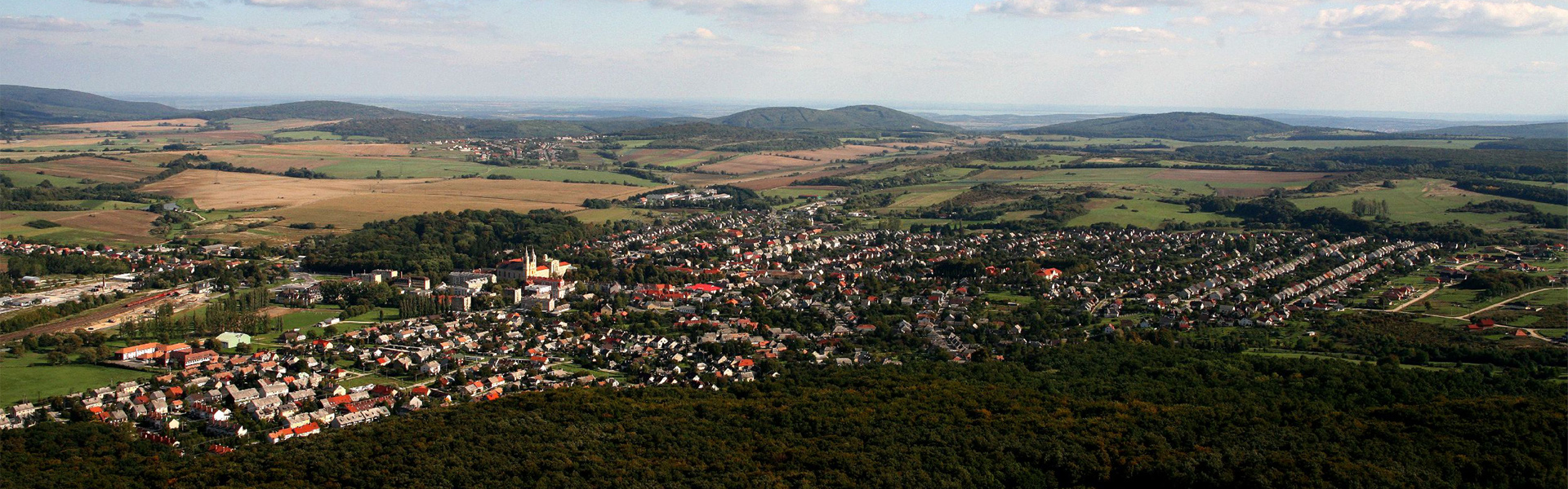 Zirc látkép
